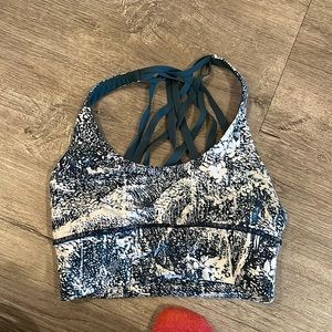 Lululemon sports bra